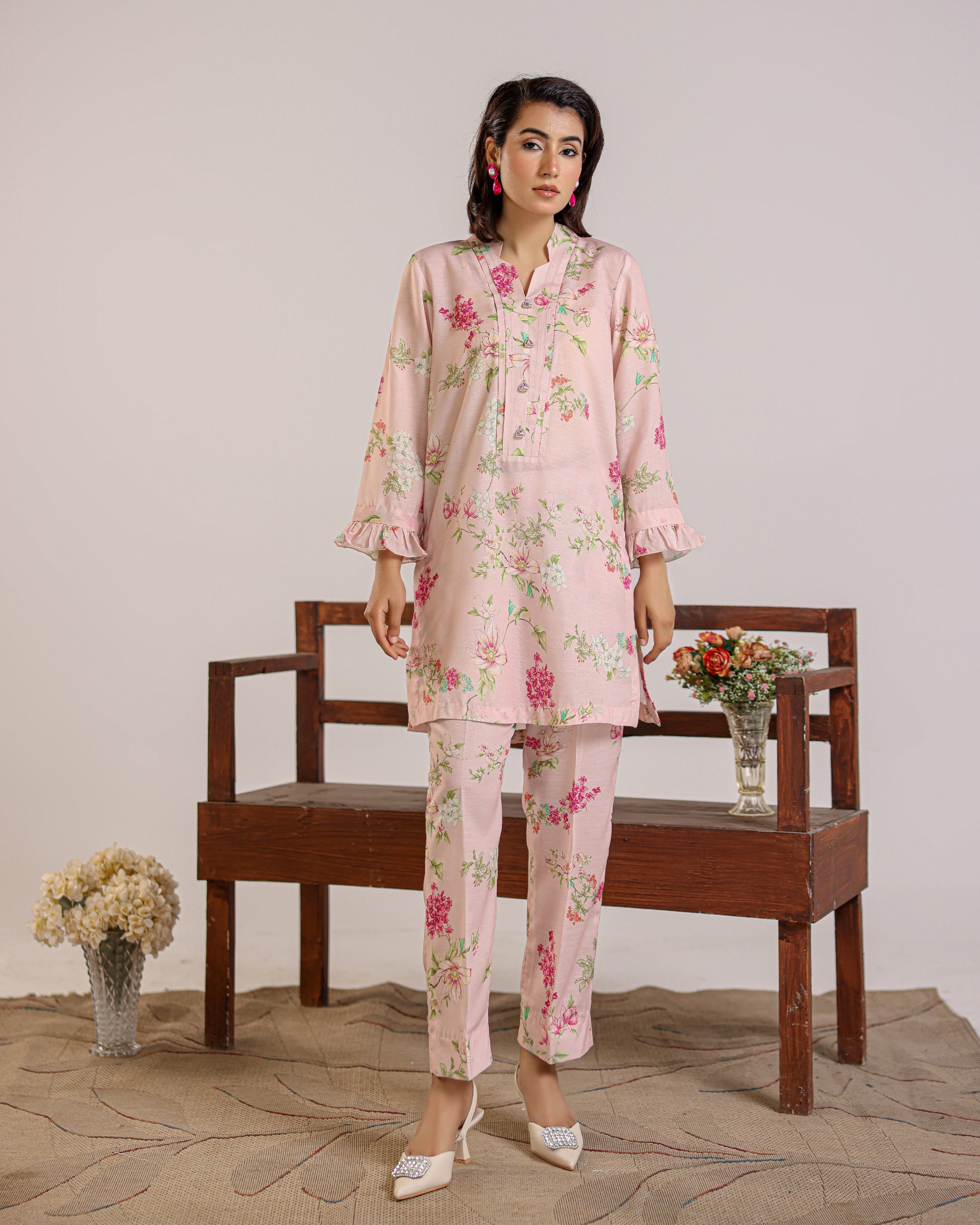 TESSARA BLOOM Floral Grip Silk Short Kurta with Tassel by Qasim Yaqoob