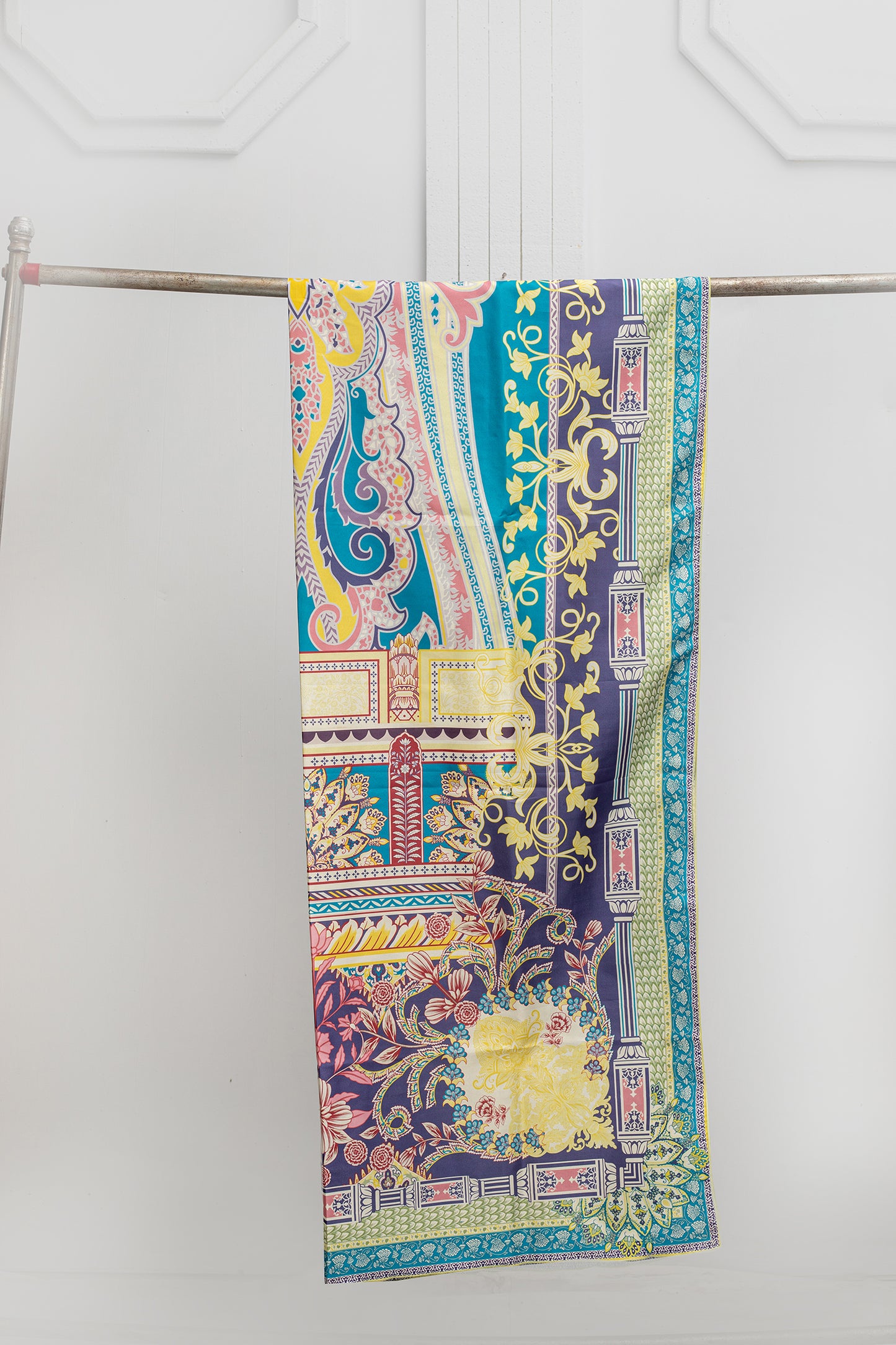ETHNIC MOTIFS DESIGN SHAWL